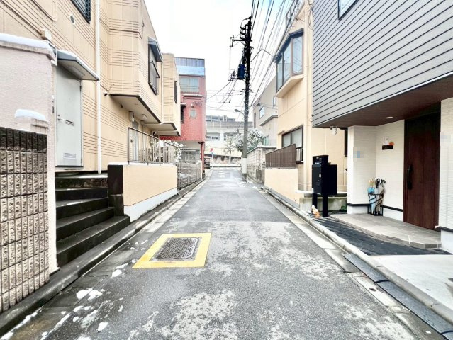北区上中里2丁目　中古戸建の前面道路含む現地写真|2026.02.08撮影

現地ご見学希望・資料請求などお気軽にお問い合わせ下さい！
03-5990-5201