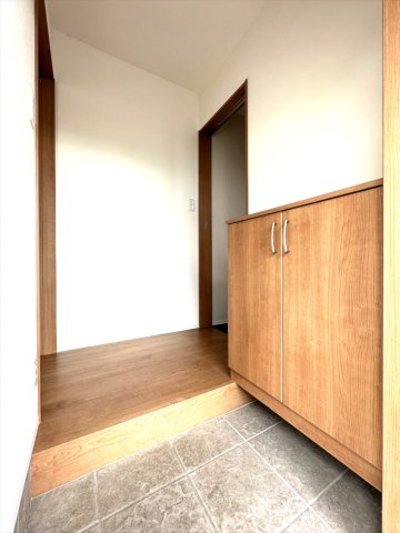 グランメゾン・国府の玄関