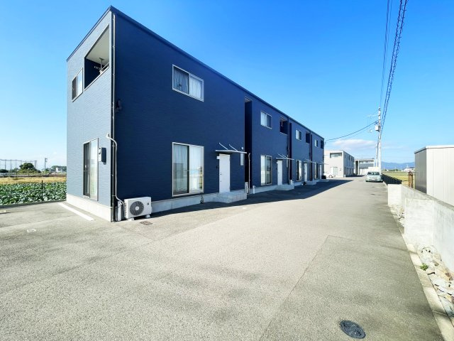 グランメゾン・国府の外観