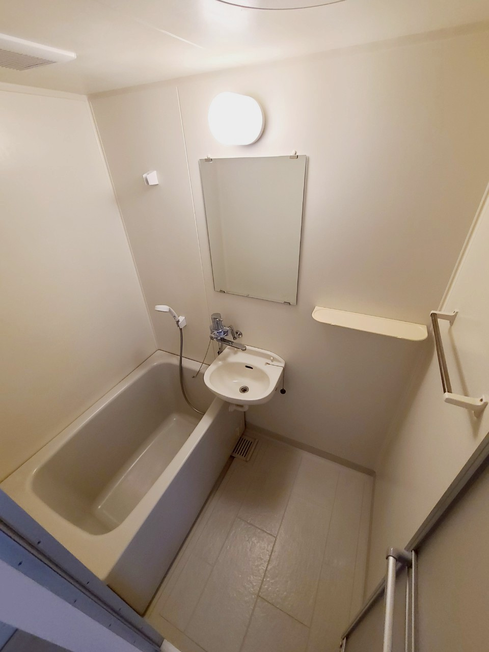 エトワール北口の浴室