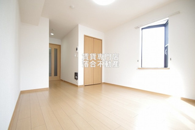 【寝室】 | カーサ・ボニート | 2面採光で風通しも良好◎使いやすい広さの洋室