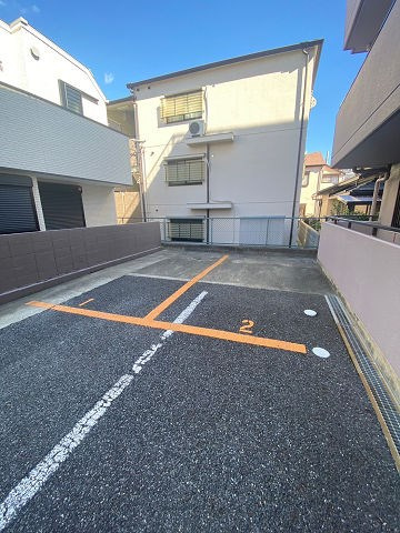 メルヴェイユ甲陽園の駐車場