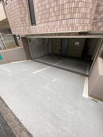 ユーコート武庫川の駐車場