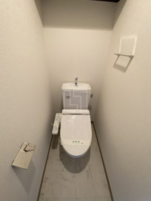 【トイレ】 | S-RESIDENCE谷町五丁目 | S-RESIDENCE谷町五丁目（エスレジデンス谷町五丁目）　温水洗浄便座