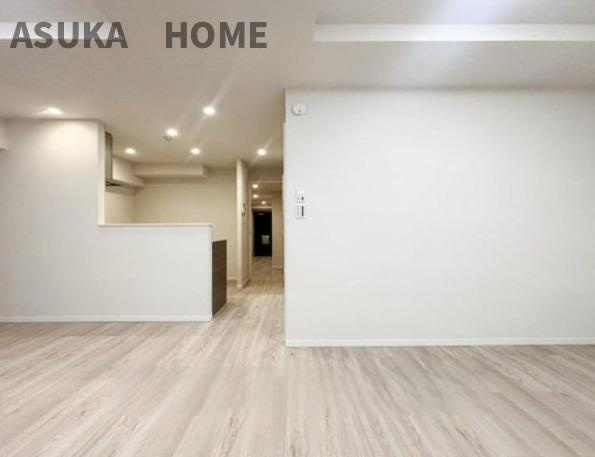 磯子センチュリーマンションの居間・リビング|開放的なリビングダイニングには自然と家族みんなが集まってきますね。