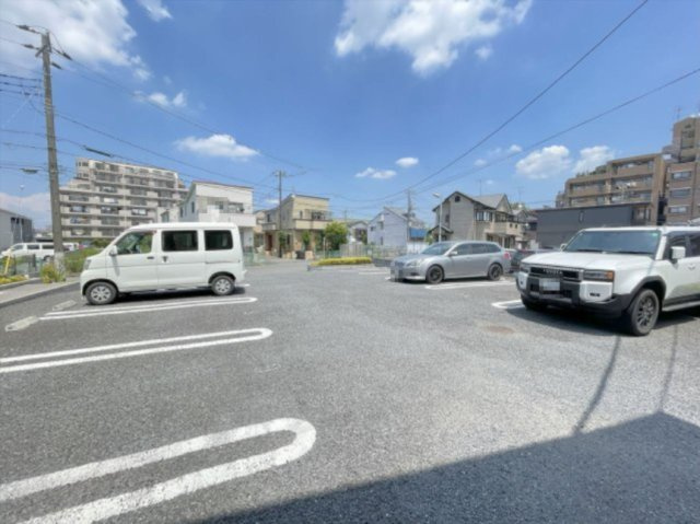 グリーンガーデンの駐車場