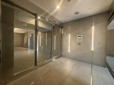 【エントランス】 | プレディアコート本町