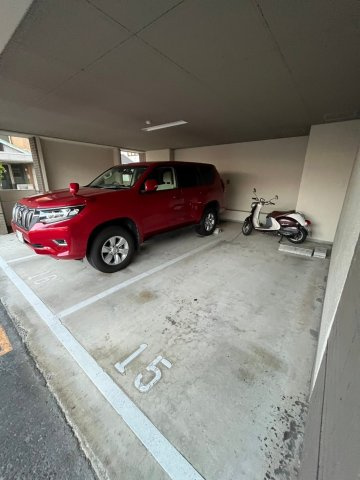ユーコート武庫之荘 の駐車場
