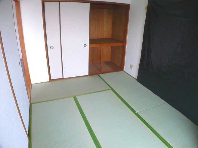 YKハイツ大久保の和室