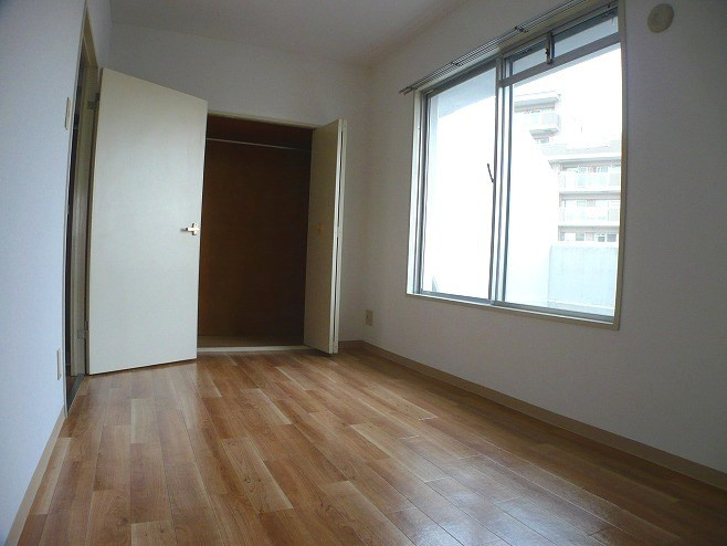 YKハイツ大久保の寝室