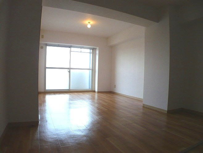 YKハイツ大久保の居間・リビング