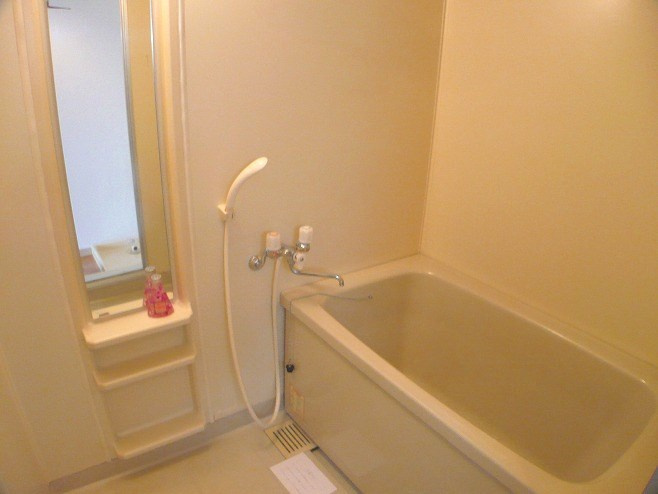 YKハイツ大久保の浴室