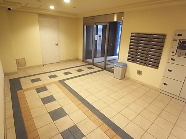 ウォームスヴィル神戸元町JPのロビー
