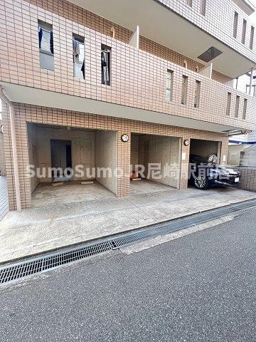 カンスイ参番館の駐車場|駐車場があるので、車を買う予定の方も安心です