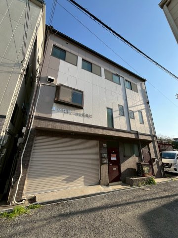 ヨシロビルの外観