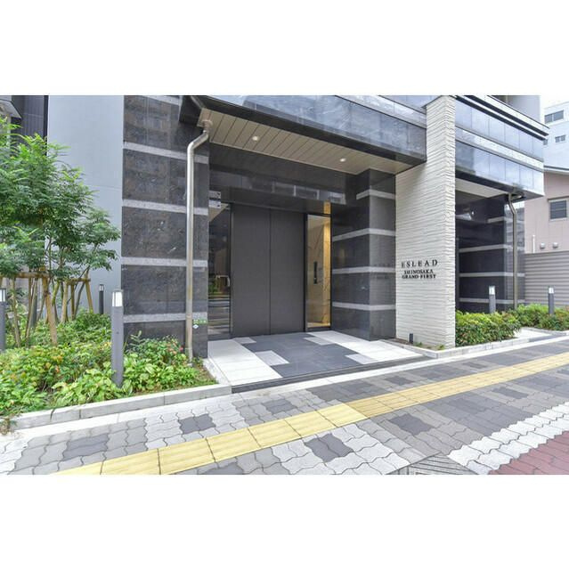 エスリード新大阪グランファーストのエントランス