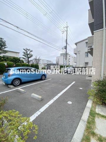 カーサピエトラリザイアの駐車場|カースペースがあります