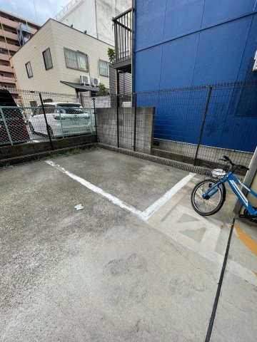 カサグランデ甚田 の駐車場