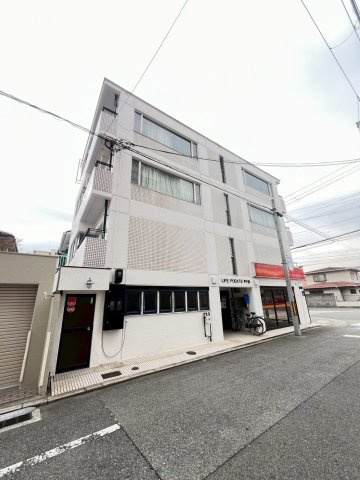 ライフポケット甲子園の外観