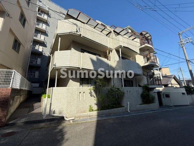 ラシーヌ岡本の外観