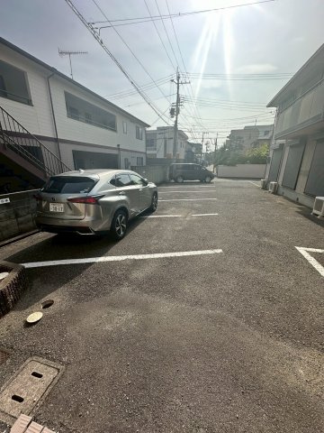 メルベーユの駐車場