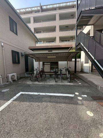 メルベーユの駐車場