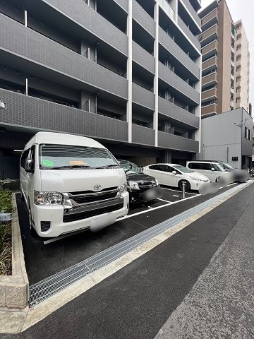メルディアクレスト難波ソルテラスの駐車場