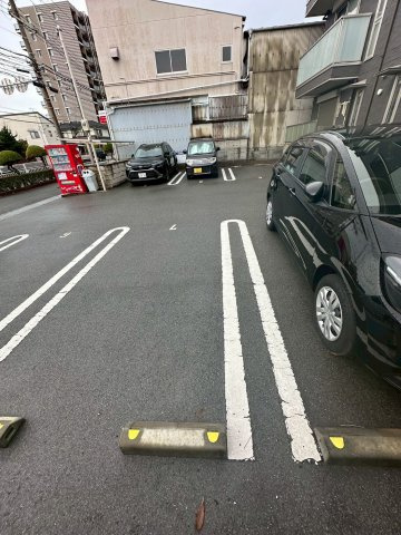 ラ コンフィアンス明石の駐車場