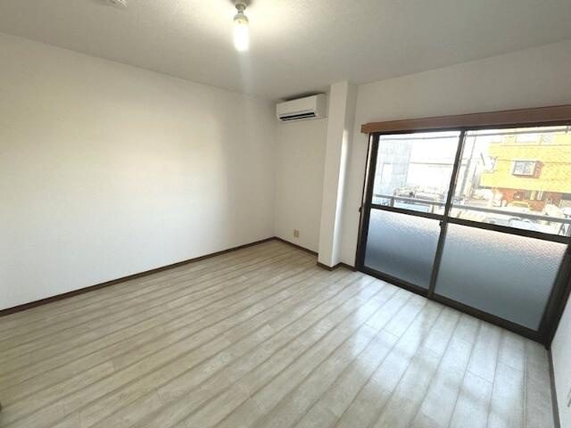 ７帖の広い洋室