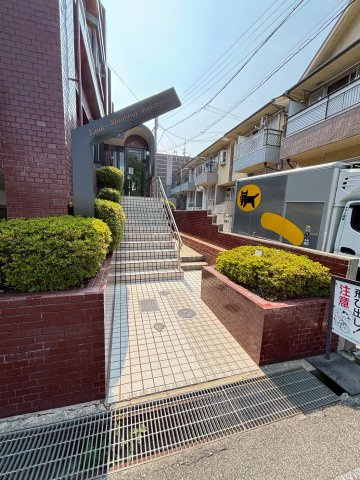 ライオンズマンション夙川のエントランス