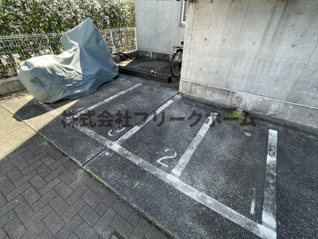 武蔵野市境１丁目の賃貸マンションの駐車場