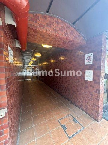 ライオンズマンション大手前第3のエントランス|落ち着いたエントランスです