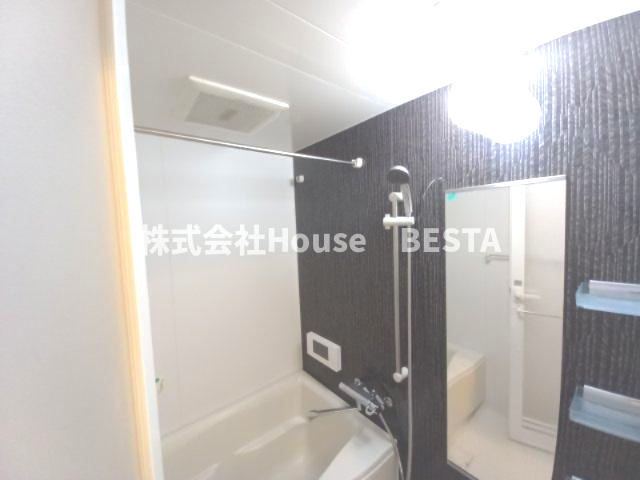 プレジール三ノ宮Ⅲの浴室