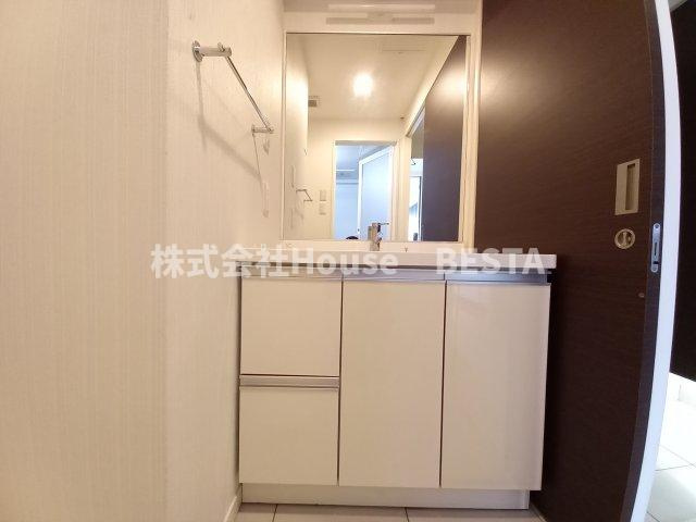 プレジール三ノ宮Ⅲの独立洗面台