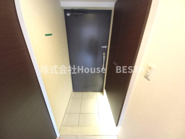 プレジール三ノ宮Ⅲの玄関