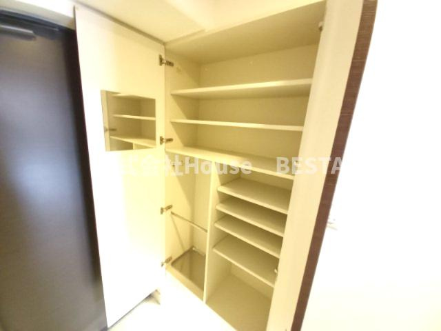 プレジール三ノ宮Ⅲの収納