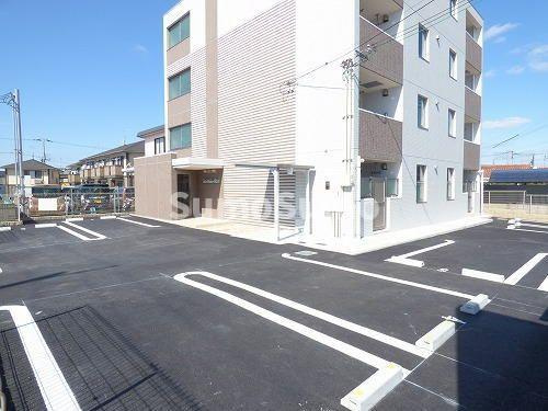 ラ　スリジェ　ジュニアⅡの駐車場|駐車場があります