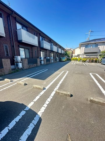 メルベーユの駐車場
