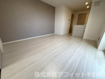 【居間・リビング】 | M-Base　Honjo　Kita | LDK12.7帖