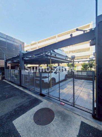 ライオンズマンション西宮門戸の駐車場
