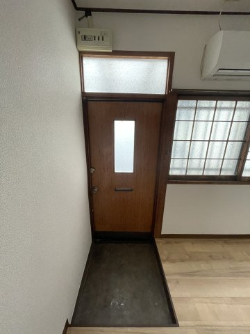 ヨークンハウス板宿の玄関