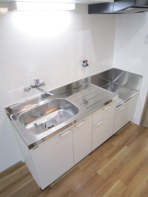 (有)富士マンションのキッチン|大きめのキッチン（2口ガスコンロ設置可）
