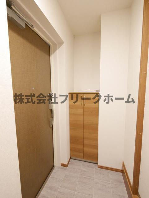 小金井市中町２丁目の賃貸マンションの玄関