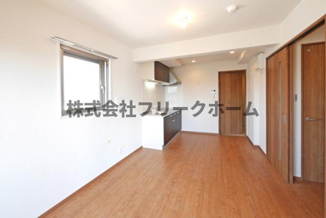 小金井市中町２丁目の賃貸マンションの居間・リビング