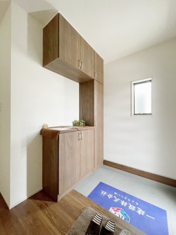 新築戸建・新築建売　大泉町第16寄木戸　西小学校・西中学校の玄関