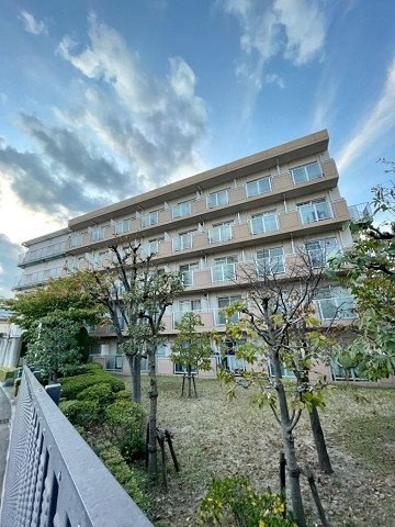 ユニテソリステ津門川の外観