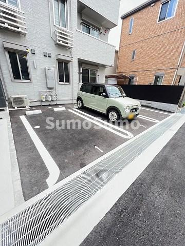 サライ武庫之荘の駐車場