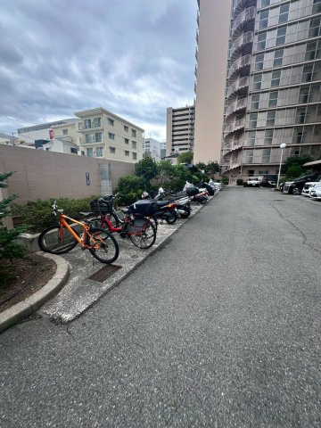 ユニハイム明石の駐車場