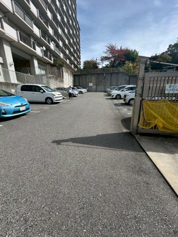 ユニライフ垂水千代が丘の駐車場|カースペースがあります