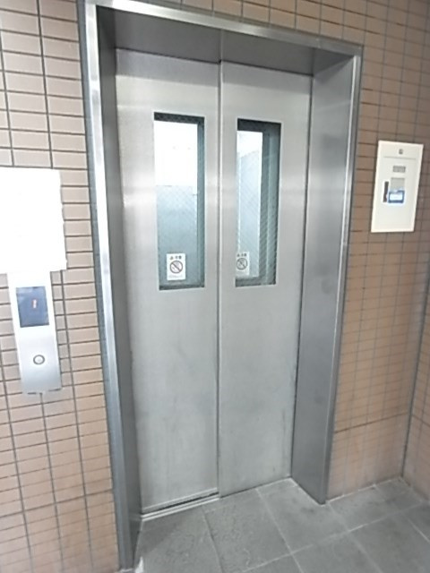 グローリー元町の外観